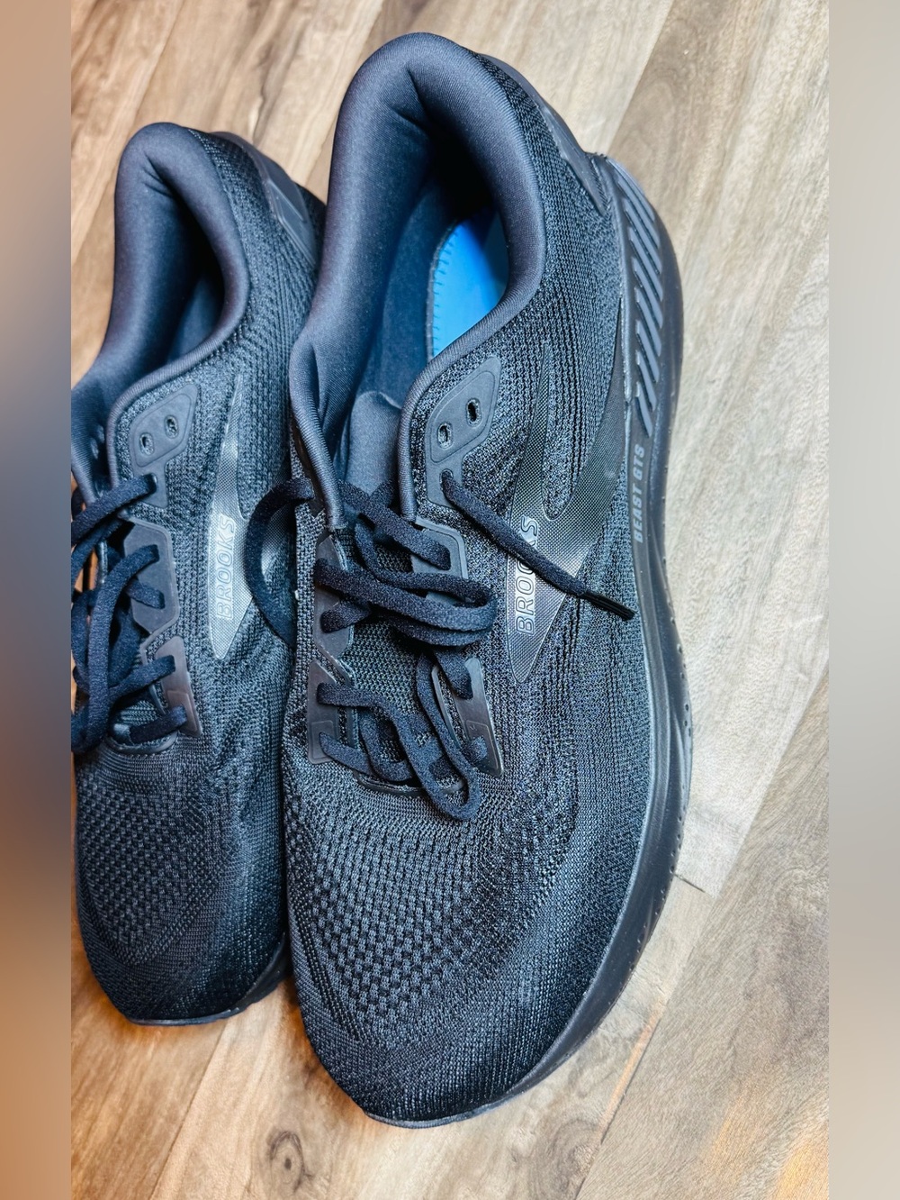 Brooks Men's Black Athletic Running Shoes